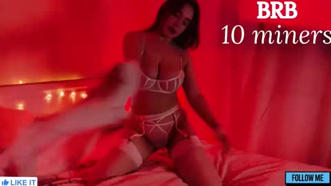 Snapshot of emily_gin chatting on 09/09/25, 02:11 EMILY online show from 09/09/25, 02:11