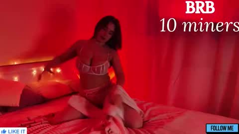 Snapshot of emily_gin chatting on 10/07/25, 02:09 EMILY online show from 10/07/25, 02:09