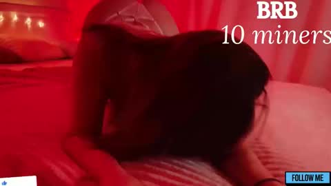 Snapshot of emily_gin chatting on 01/07/26, 02:14 EMILY online show from 01/07/26, 02:14