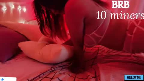 Snapshot of emily_gin chatting on 02/15/26, 02:19 EMILY online show from 02/15/26, 02:19