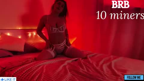 Snapshot of emily_gin chatting on 03/04/26, 02:17 EMILY online show from 03/04/26, 02:17