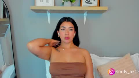 Snapshot of emily_haze chatting on 01/08/25, 04:22 Emily online show from 01/08/25, 04:22