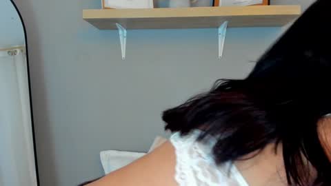 Snapshot of emily_haze chatting on 01/28/25, 02:10 Emily online show from 01/28/25, 02:10