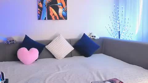 Emily Heels online show from 07/06/26, 10:45