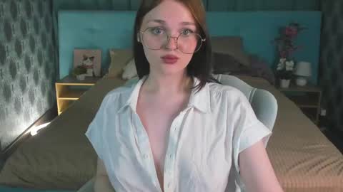 Snapshot of emily_hil11 chatting on 05/18/26, 12:51 Emily online show from 05/18/26, 12:51