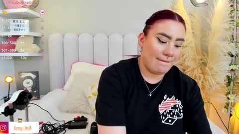 Snapshot of emily_hill___ chatting on 01/09/25, 10:41 EMILY Monday 5-2 am From Tuesday to Friday5-1 am Colombia time online show from 01/09/25, 10:41