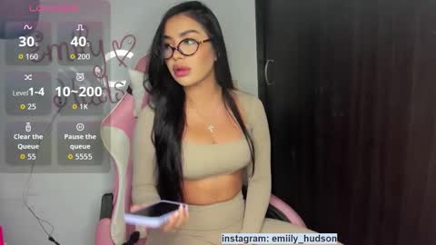 independet model online show from 10/28/25, 03:21