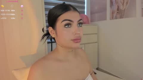 EmilyKenner  Independent model  online show from 10/28/25, 11:25