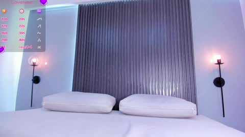 emily_kovac online show from 10/02/25, 11:39