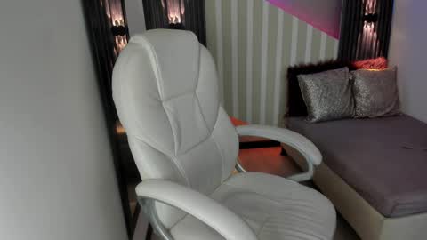 Emily online show from 09/20/25, 03:35