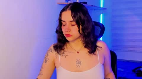 emily_lindey online show from 10/29/25, 03:31