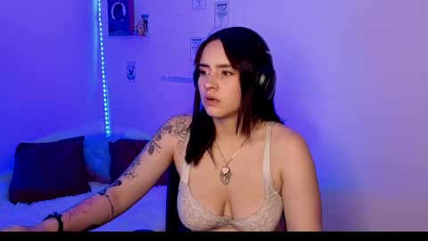 Emily Lindey online show from 05/08/26, 03:12