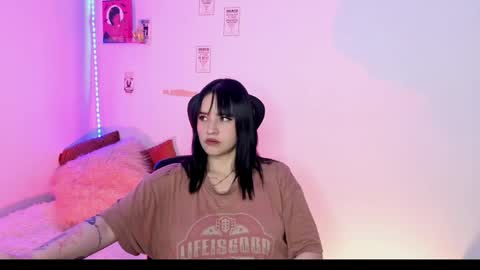 Emily Lindey online show from 05/13/26, 04:21