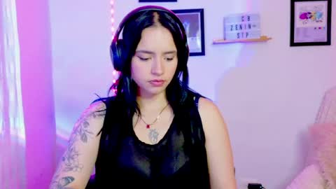 Emily Lindey online show from 06/07/26, 05:00