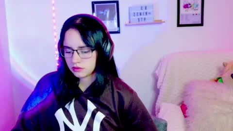 Emily Lindey online show from 06/11/26, 02:53