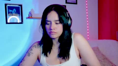 Emily Lindey online show from 06/23/26, 04:32