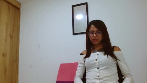 Emily online show from 06/05/26, 03:57