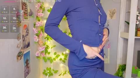 Snapshot of emily_lune chatting on 04/22/26, 02:58 Emily online show from 04/22/26, 02:58