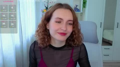 Snapshot of emily_lune chatting on 05/07/26, 05:13 Emily online show from 05/07/26, 05:13