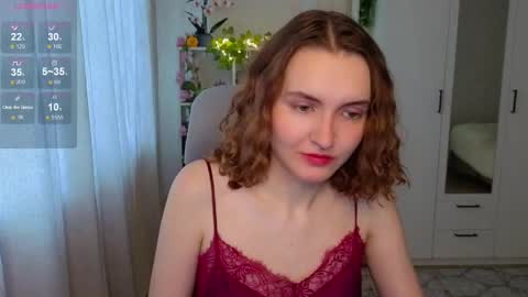 Snapshot of emily_lune chatting on 05/10/26, 02:17 Emily online show from 05/10/26, 02:17