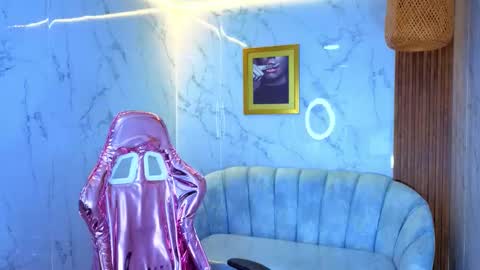 Emily  online show from 11/17/25, 08:25