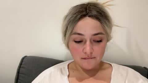 emily_morning_dew online show from 09/08/25, 05:34