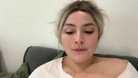 emily_morning_dew online show from 09/09/25, 05:40