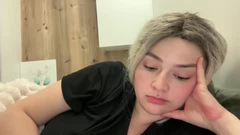 emily_morning_dew online show from 10/15/25, 06:41