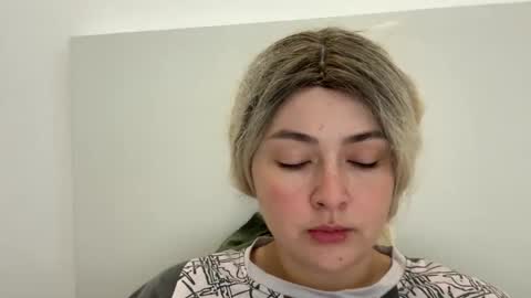 emily_morning_dew online show from 10/28/25, 08:18