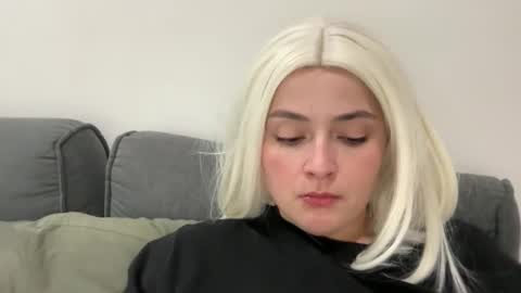 emily_morning_dew online show from 11/11/25, 01:11