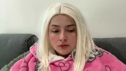 emily_morning_dew online show from 11/14/25, 12:04