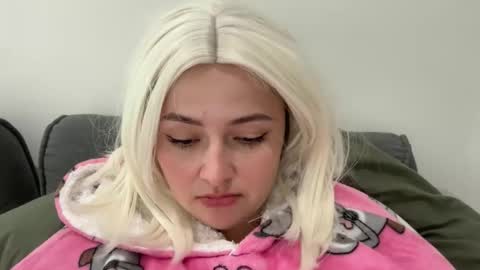 emily_morning_dew online show from 11/15/25, 12:13