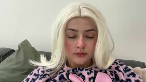 emily_morning_dew online show from 11/23/25, 08:36