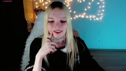 Lia online show from 02/25/25, 01:52