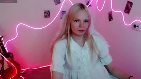 Lia online show from 09/11/25, 01:22