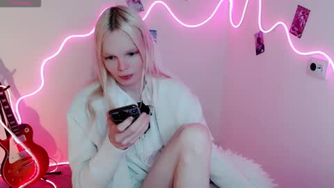 Lia online show from 09/23/25, 09:01