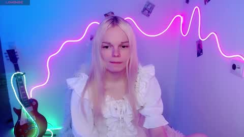 Lia online show from 11/10/25, 07:13