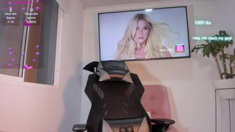 emily_palmeer online show from 11/10/25, 10:47