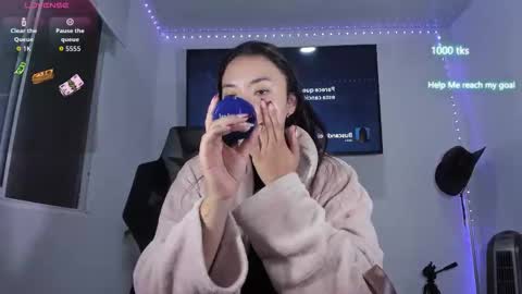 Snapshot of emily_palmeer chatting on 03/04/26, 09:04 emily_palmeer online show from 03/04/26, 09:04