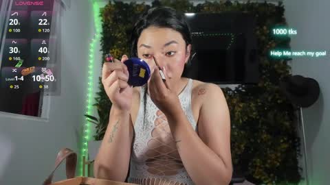 Snapshot of emily_palmeer chatting on 04/11/26, 09:24 emily_palmeer online show from 04/11/26, 09:24