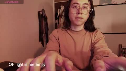 Snapshot of emily_pearl_ chatting on 07/14/26, 02:05 emily_pearl_ online show from 07/14/26, 02:05