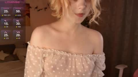 emily_relishh online show from 11/21/25, 01:21