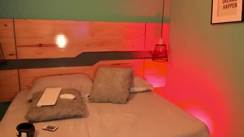 Emily  online show from 09/17/25, 02:08