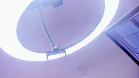 Snapshot of emily_roux chatting on 12/07/24, 07:27 EMILY online show from 12/07/24, 07:27