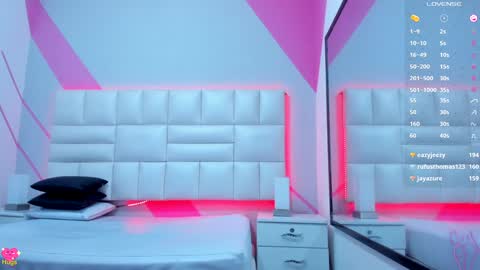 Snapshot of emily_roux chatting on 12/14/24, 10:45 EMILY online show from 12/14/24, 10:45