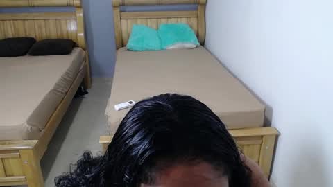 Snapshot of emily_russell_ chatting on 09/18/25, 02:02 emily_russell_ online show from 09/18/25, 02:02