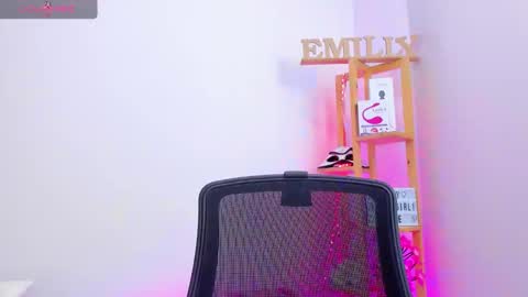 Emily online show from 09/19/25, 10:49