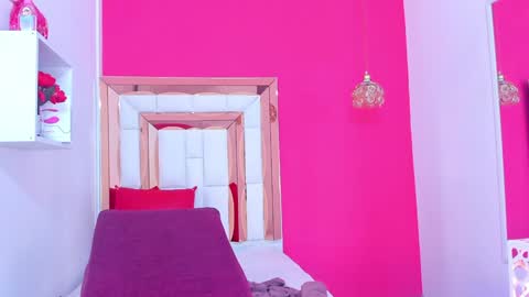 Emily online show from 02/05/25, 02:37