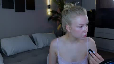 emily shepard online show from 06/17/26, 02:25