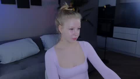emily shepard online show from 06/18/26, 04:02